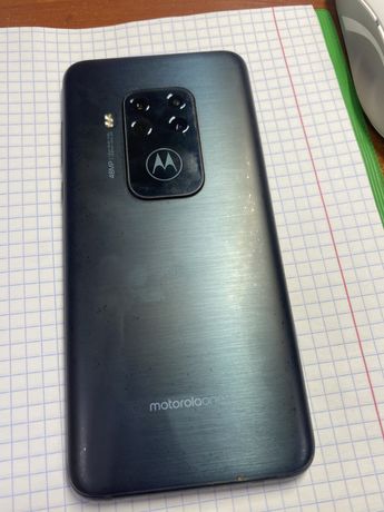 Продам Телефон Motorola one zoom  (xt2010-1)