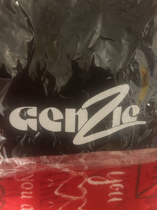 T-shirt     Genzie