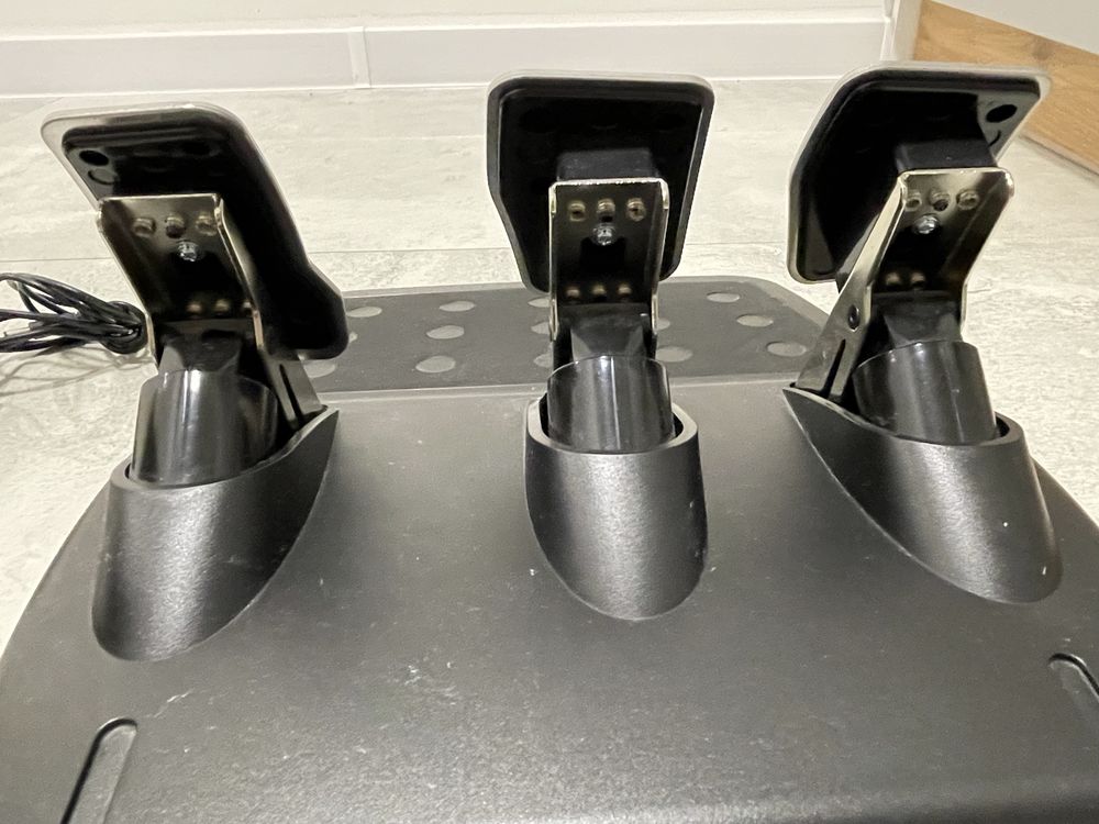Kierownica Logitech G29 + biegi (shifter)
