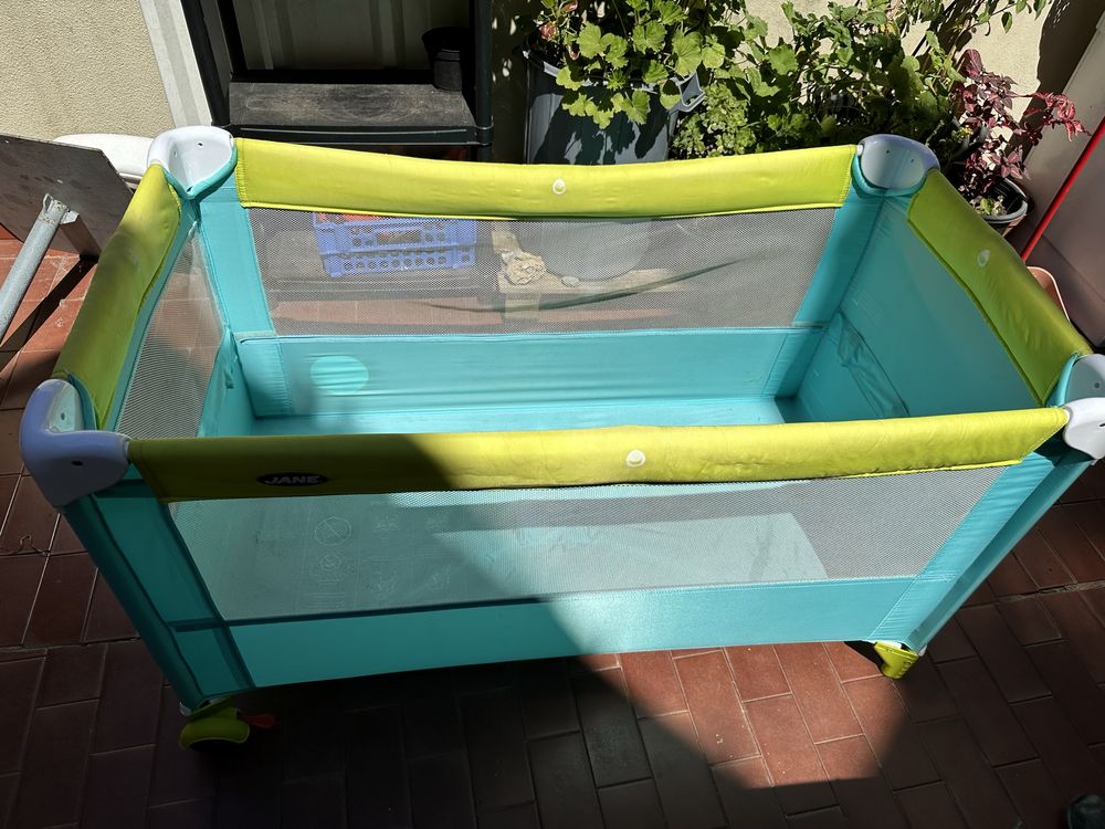 Cama Viagem  bebé em bom estado