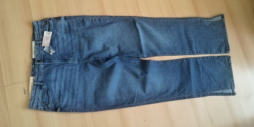 Spodnie jeansowe roz. 46 nowe