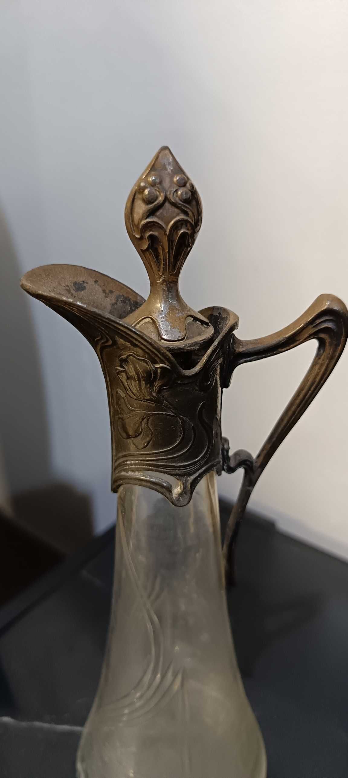 Garrafa com mais de 100 anos