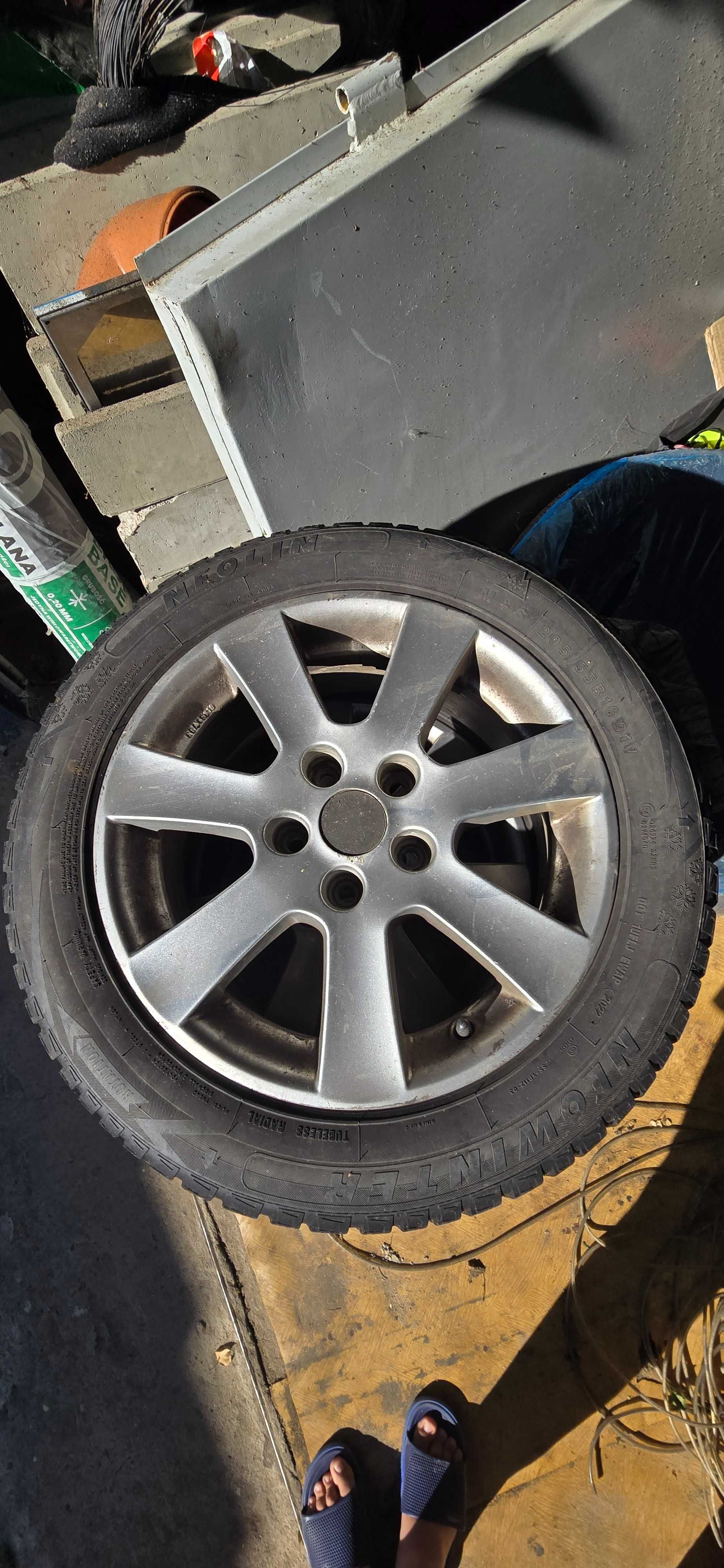 Alufelgi 5x112 z Oponami 205/55R16 z 2022 roku zimówki