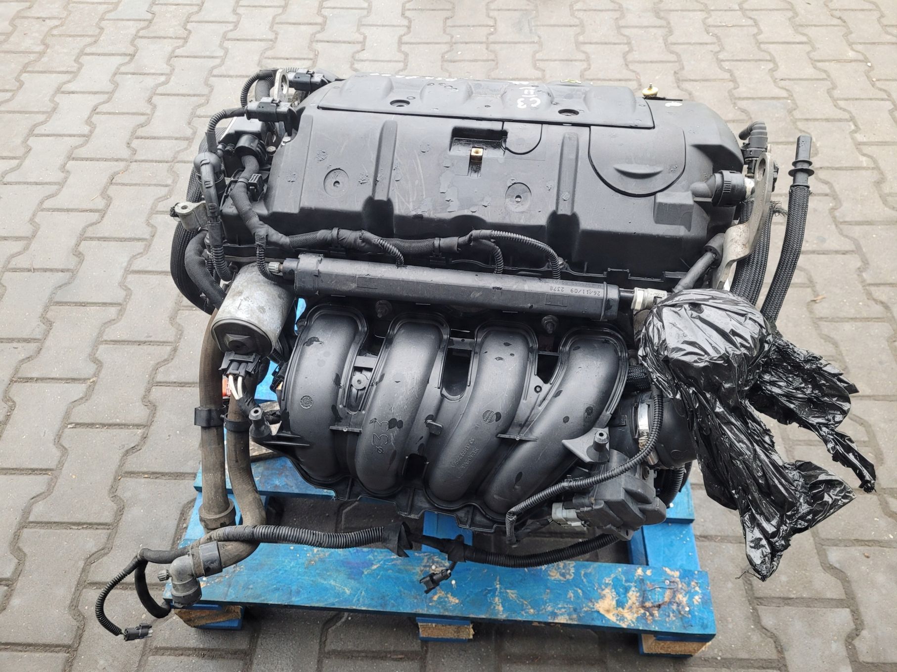 SILNIK KPL 1.4 VTI PEUGEOT 308 207 CITROEN C3 C4 DS3 PSA 8F01
