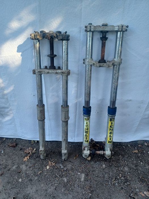 Várias peças de motas