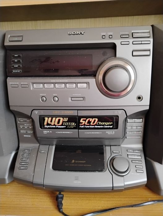 Wieża Sony z glośnikami