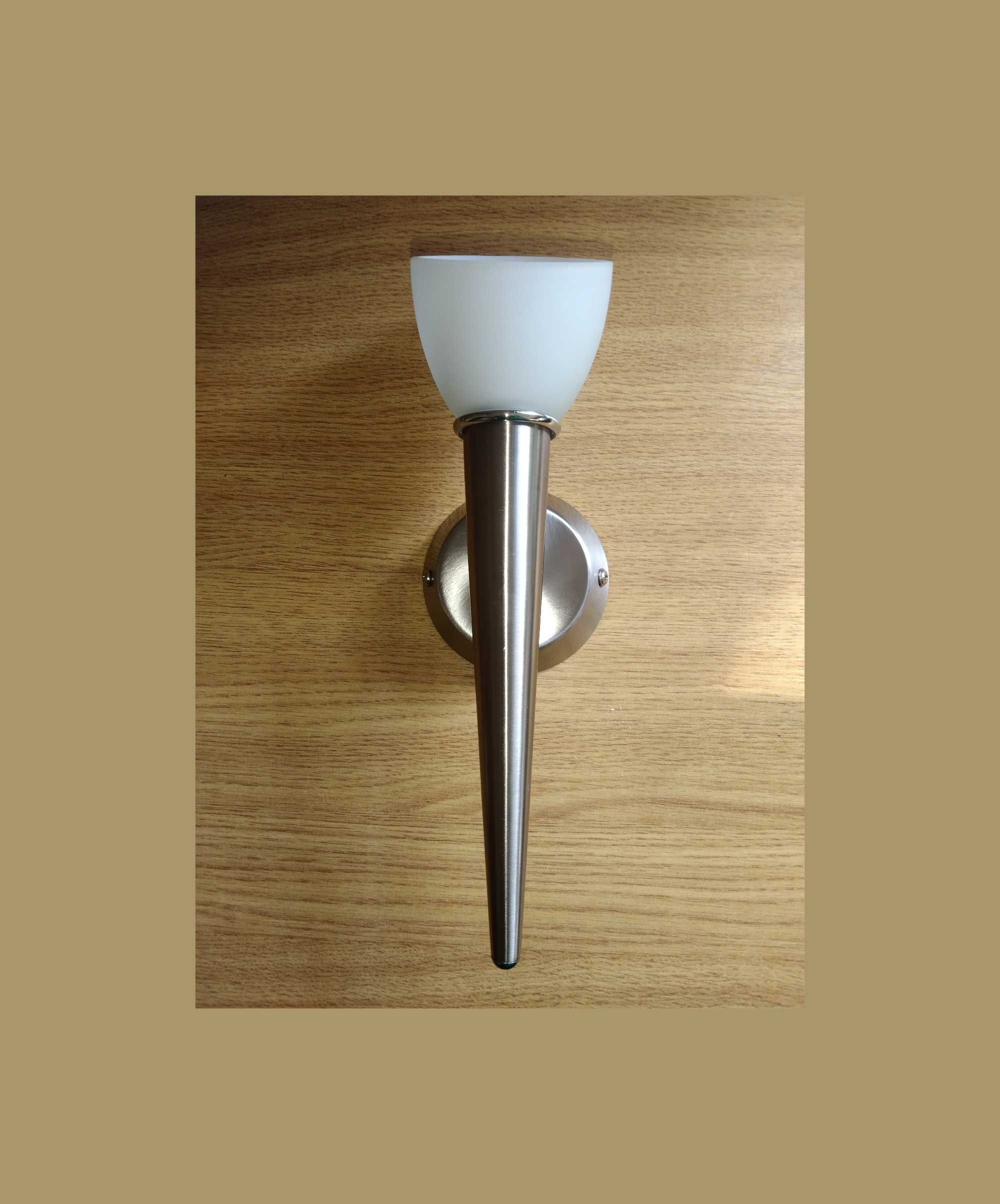 Kinkiet - srebrny metalowy - szkło mleczne - wys. 28.5 cm