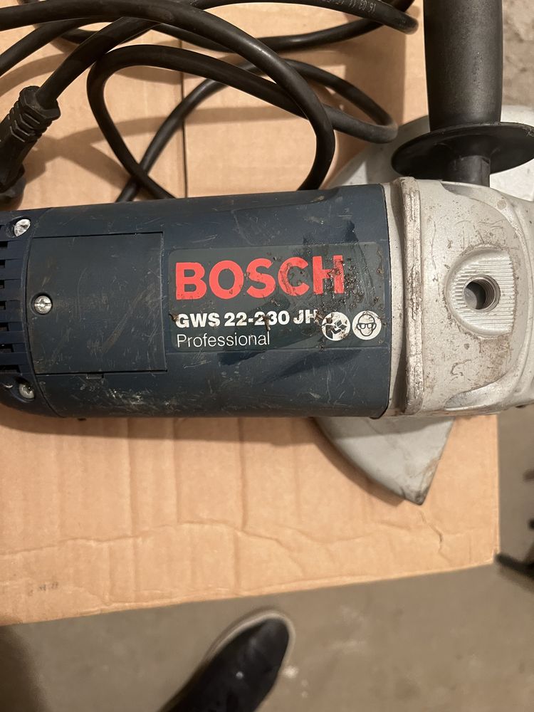 Bosch profesional 22-230 JH szloferka kątowa