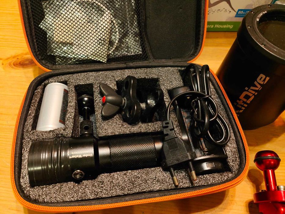 Obudowa podwodna do SONY Alpha 6000.6300.6500 +lampa +rig 100% SPRAWNE