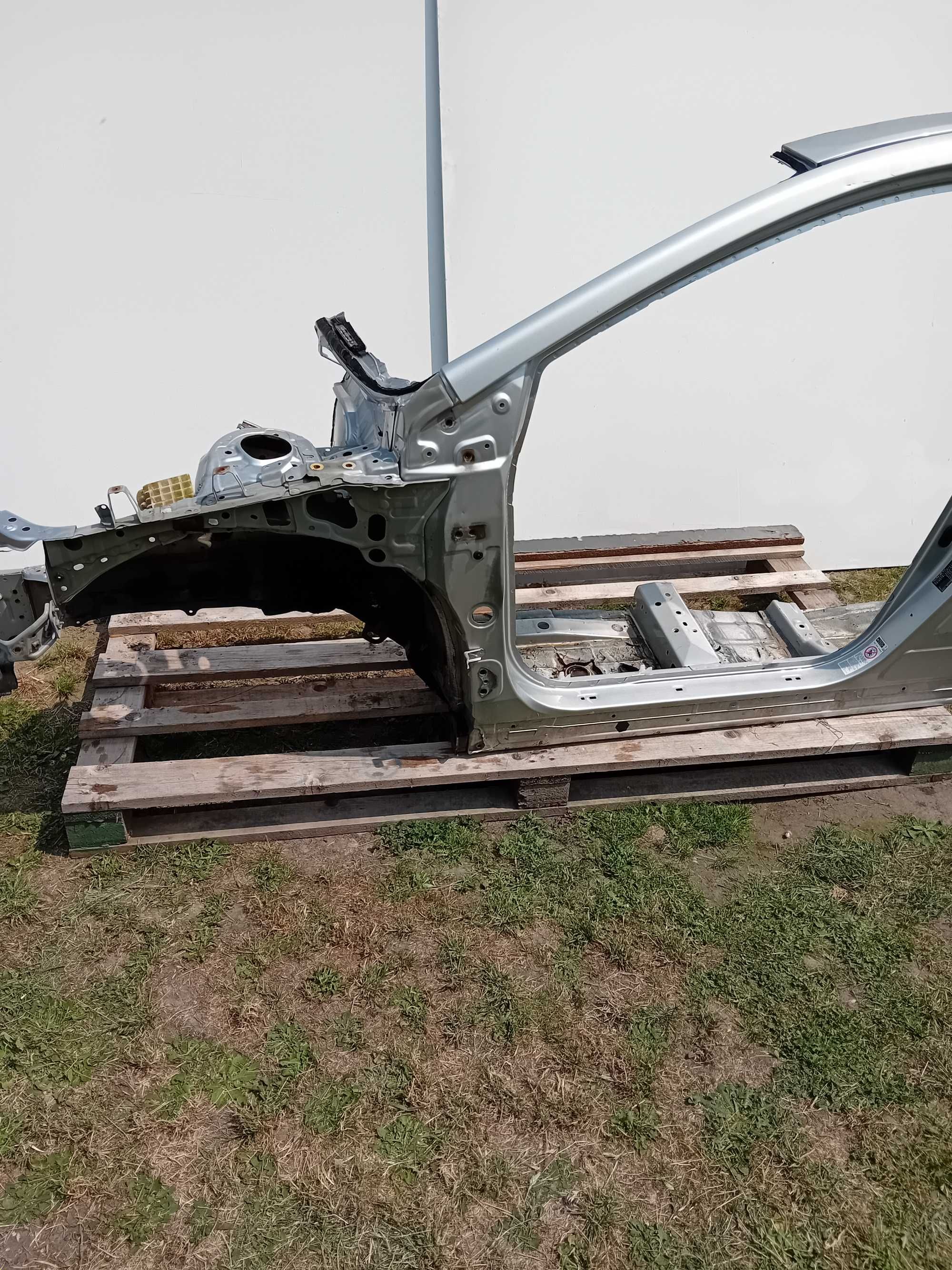 Podłużnica Próg Słupek Lewa Toyota Avensis T27 09/15 r Kod Lak 1F7
