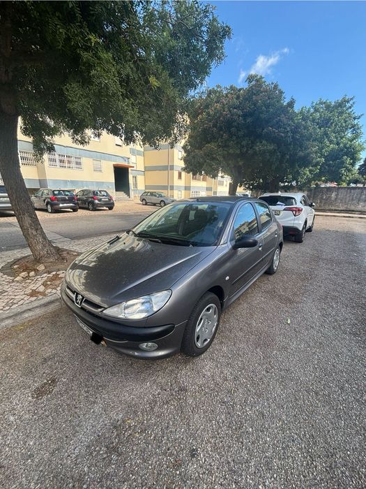 Peugeot 206 – Apenas 14.500 km