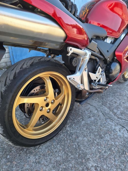 Продам Honda VFR 800 2012 року офіційний з України.Пробіг рідний