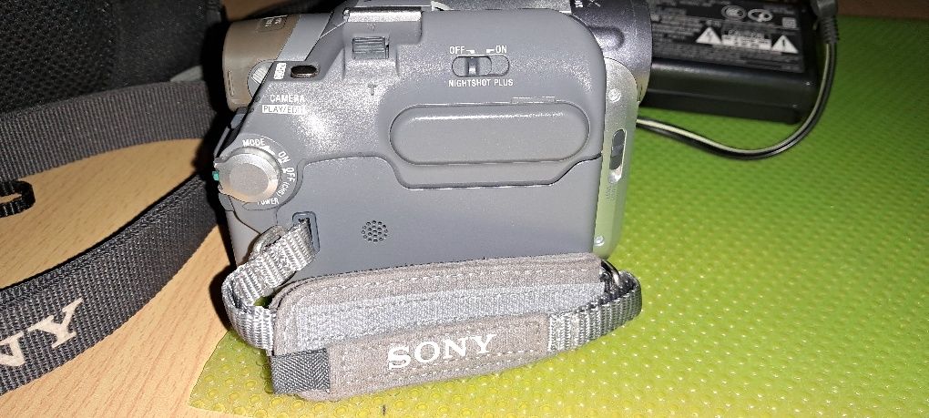 Видеокамера Sony Handycam