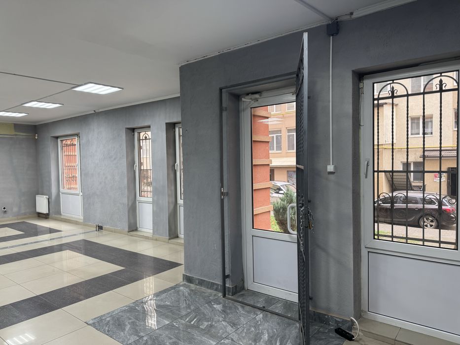 СМ Магазин, офіс, 104м2. оренду на Проспекті, на дві сторони  ЖК Сокіл