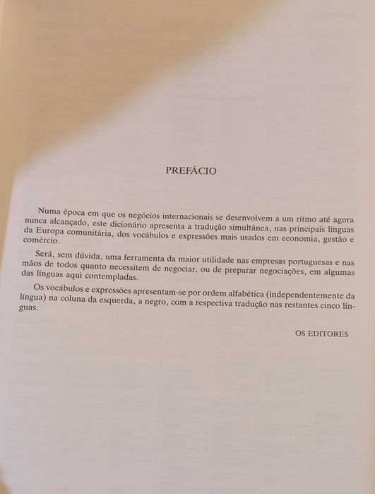 Dicionário Multilingue de Economia Gestão e Comercio