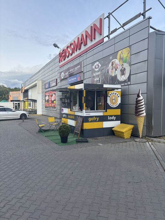 Przyczepa gastronomiczna lody foodtruck lodziarnia gofry