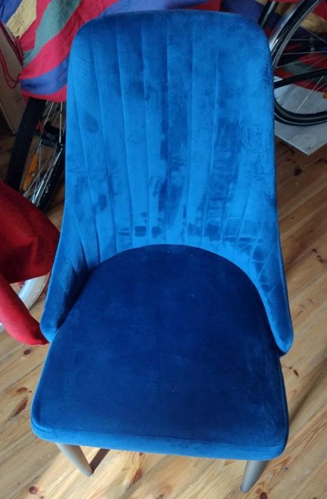 Komplet krzeseł do jadalni