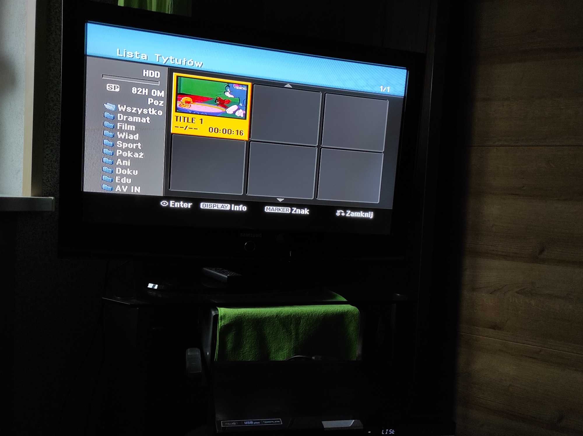 Odtwarzacz DVD, nagrywarka DVD LG RH487H + pilot + kable SCART i HDMI