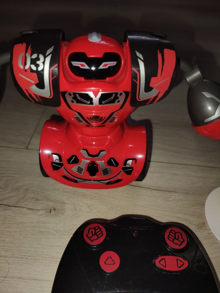 Robot zdalnie sterowany SILVERLIT Robo Kombat Zestaw treningowy