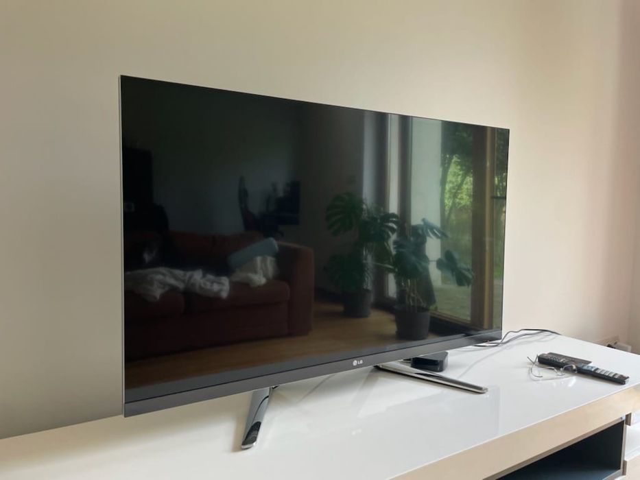 Telewizor LG , pralka Whirlpool, szafka RTV Azzardo