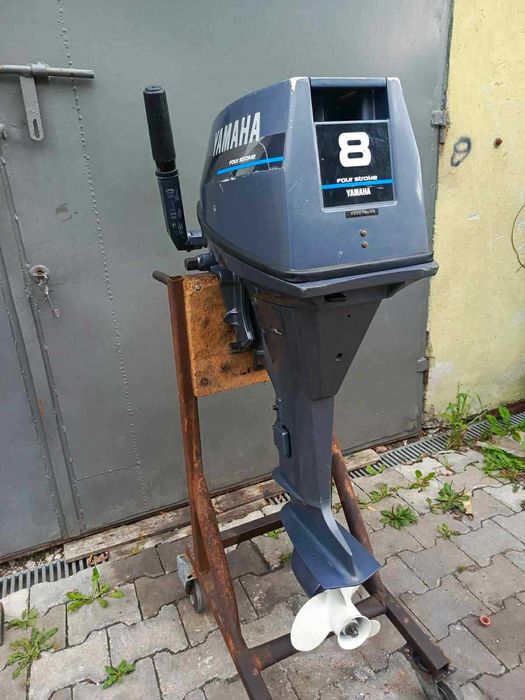 Silnik zaburtowy Yamaha 8 koni stopa L