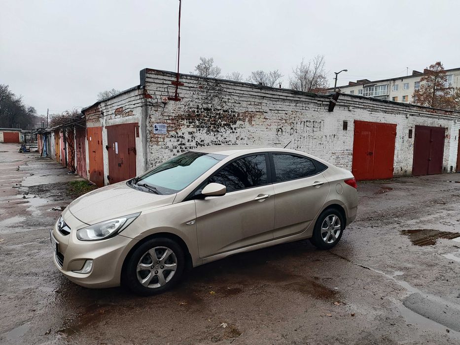 Hyundai Accent 2012 г. 1.4 газ/бенз. АКПП.Отличное состояние