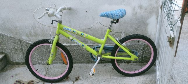 Bicicleta menina berg