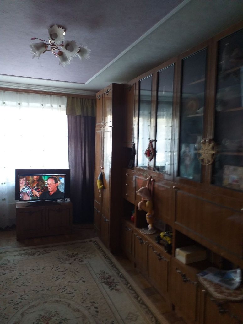 Продам трикімнатну квартиру