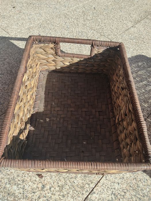 Cesta de vimes para arrumação