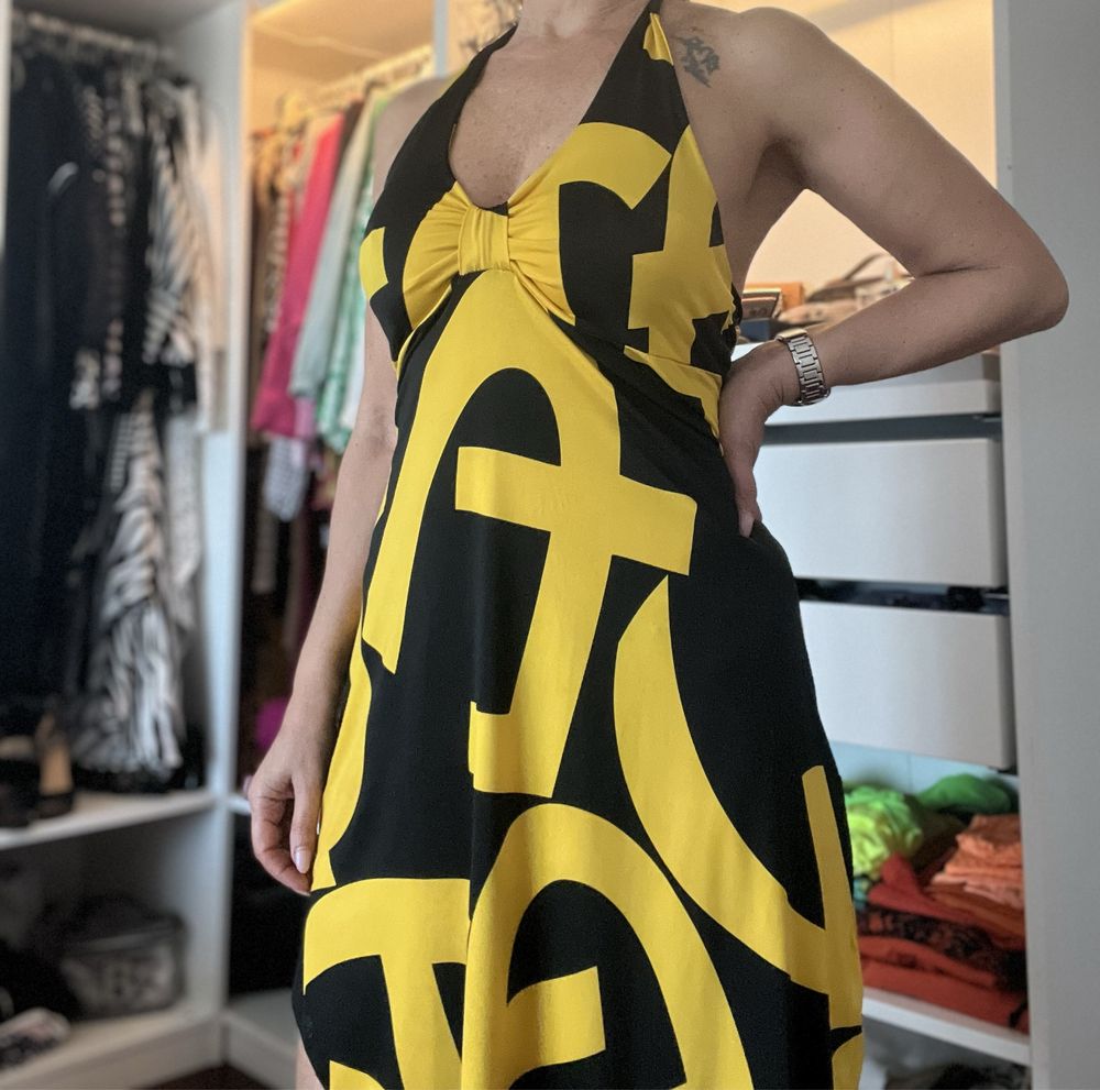 Vestido amarelo e preto