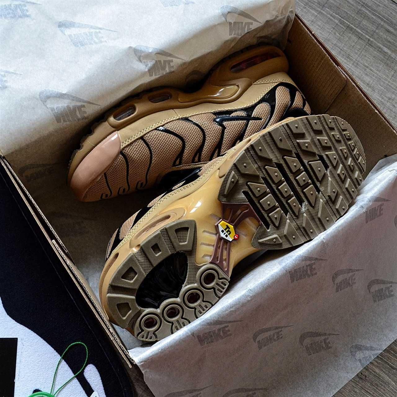 Мужские кроссовки Nike Air Max Plus Tn Desert GS 'Beige'