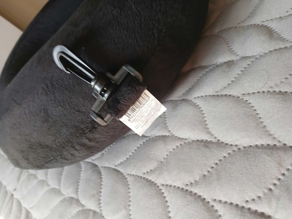 Almofada de viagem Ale-Hop com fecho zipper