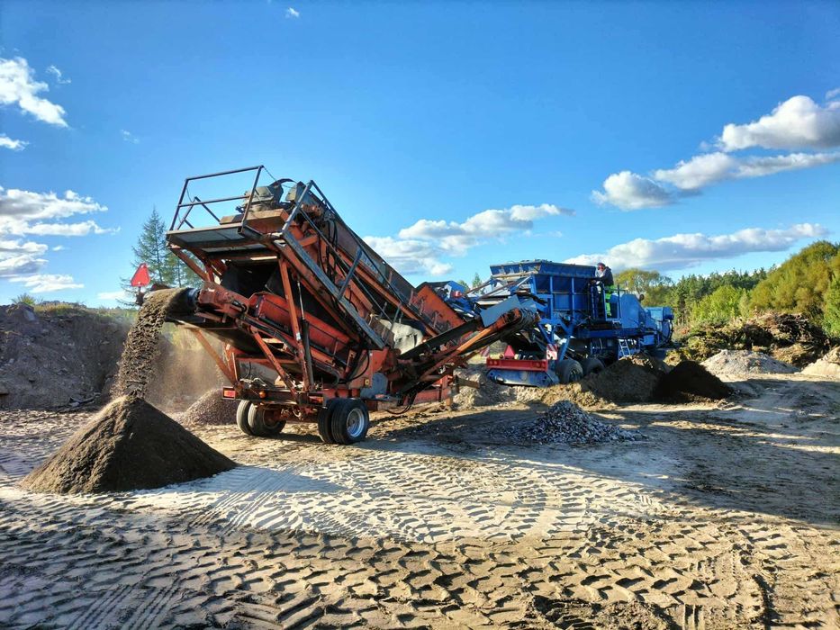 Usługi kruszarką kruszarka kruszenie gruzu kamienia cegły recykling