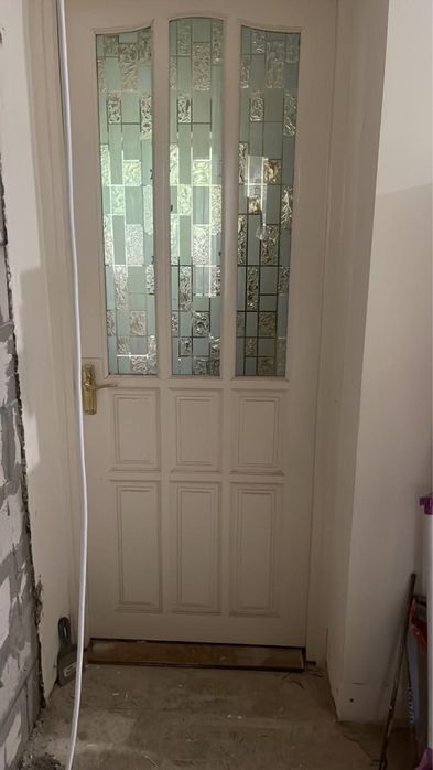 Продаються двері