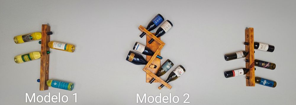 Garrafeira de Parede em Madeira