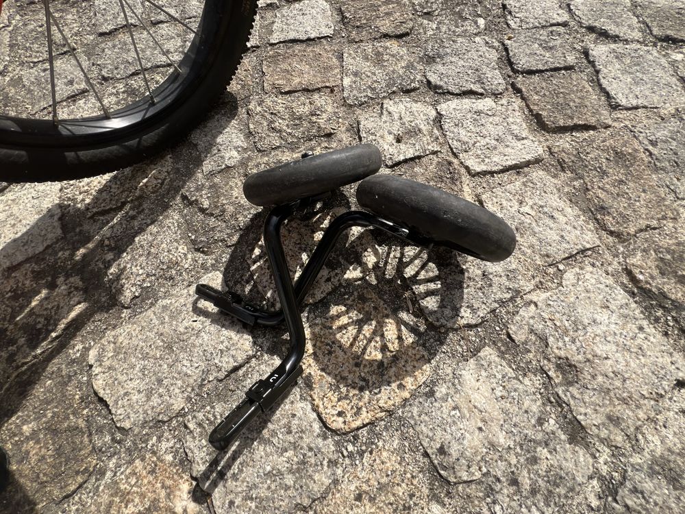 Bicicleta Infantil 16 com Rodinhas Pronta para Pedalar!