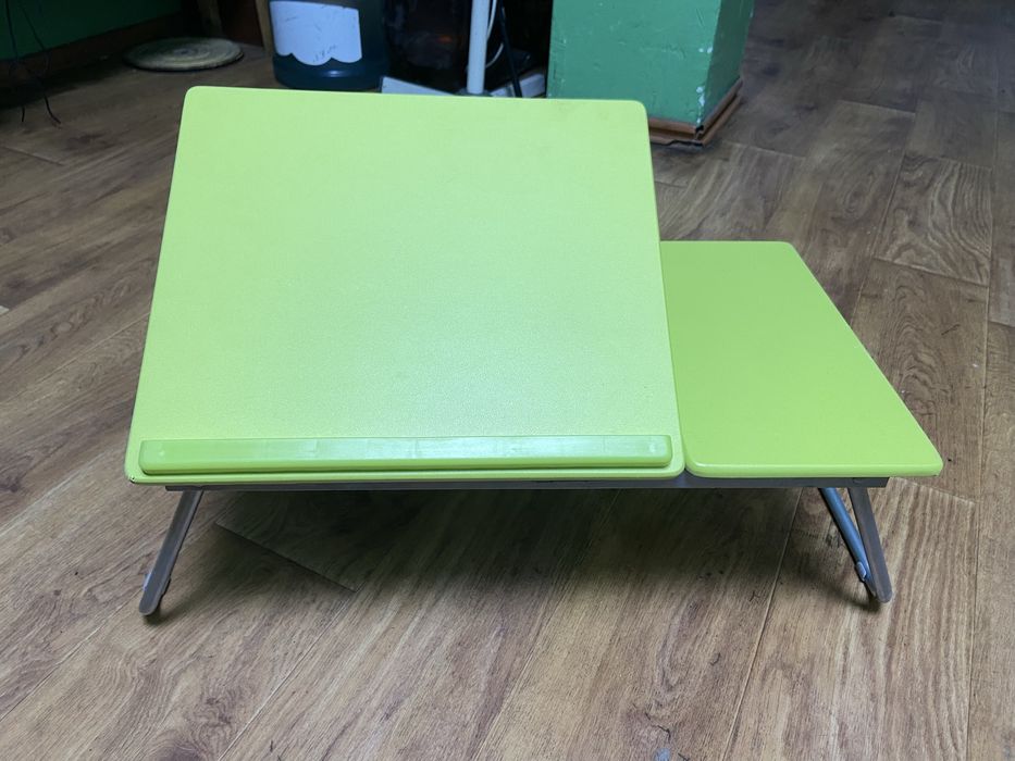 Стіл-підставка для ноутбука в ліжко / диван, регульований, зелений