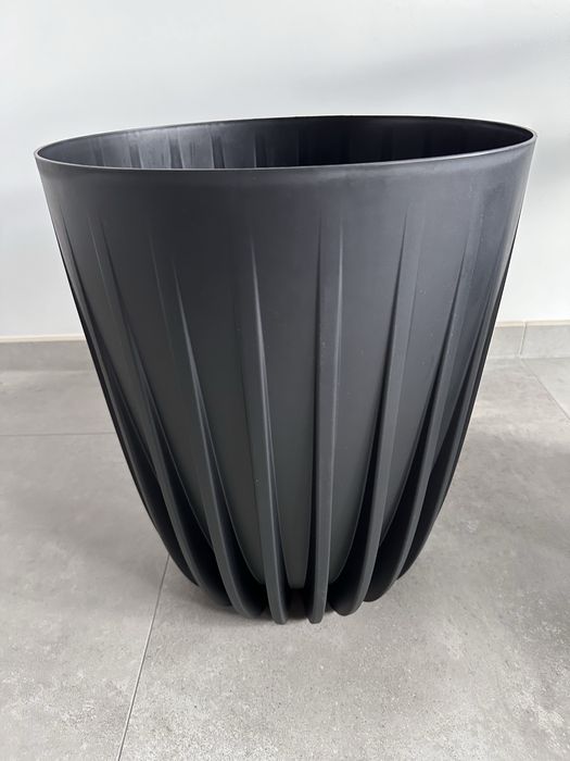 Donice czarne x 3 szt (cena za wszystkie 3)