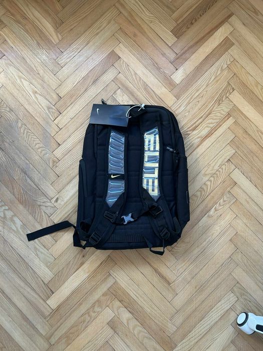Plecak Nike Elite czarno–złoty