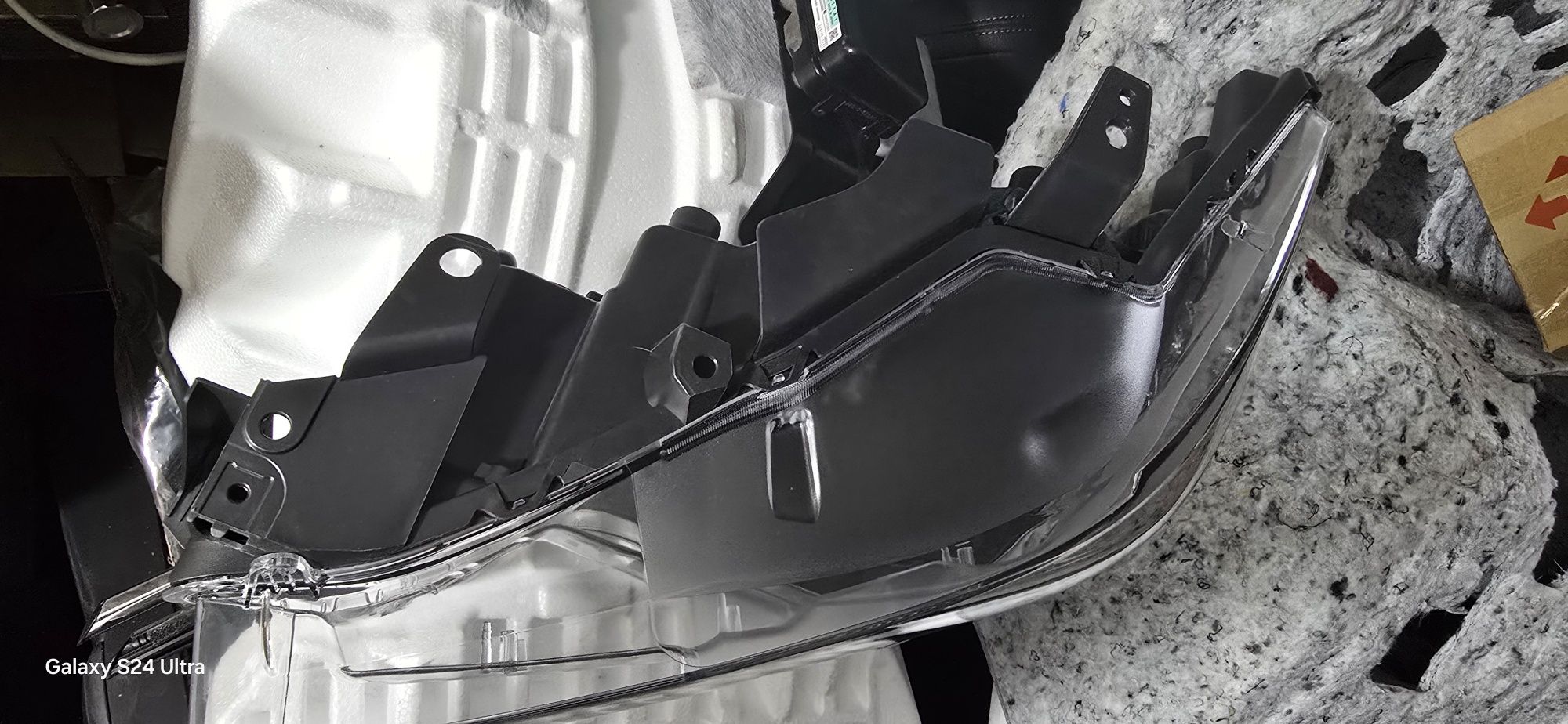 Стекло, корпус фары mazda cx5 2022-