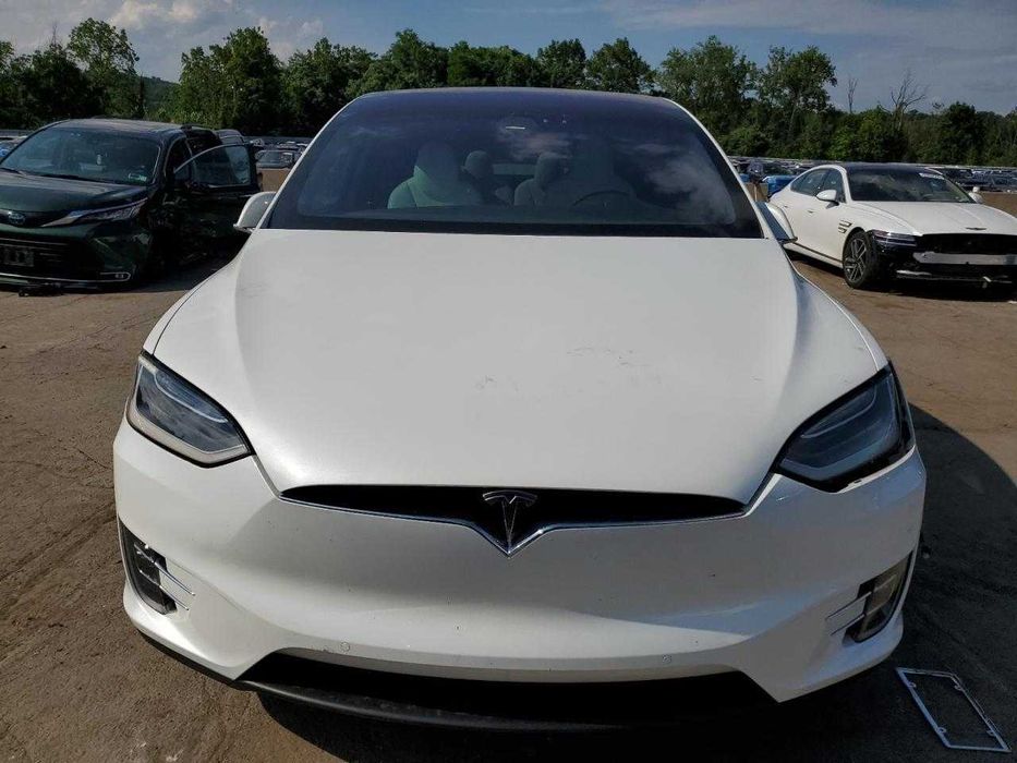Продається в процесі доставки Tesla Model X 2019