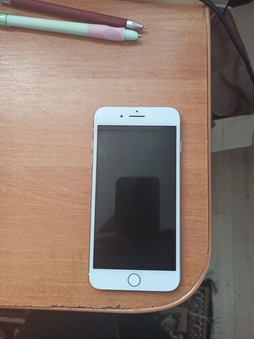 Зовсім новенький iPhone 8 plus 64/256 gb