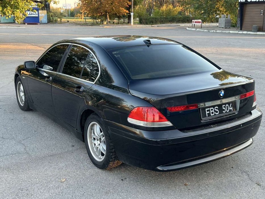 Бмв е65  в доброму стані