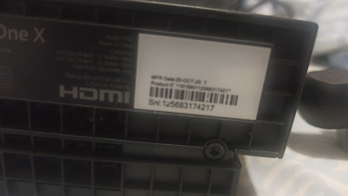 Продам X box one x БУ в хорошем состоянии.