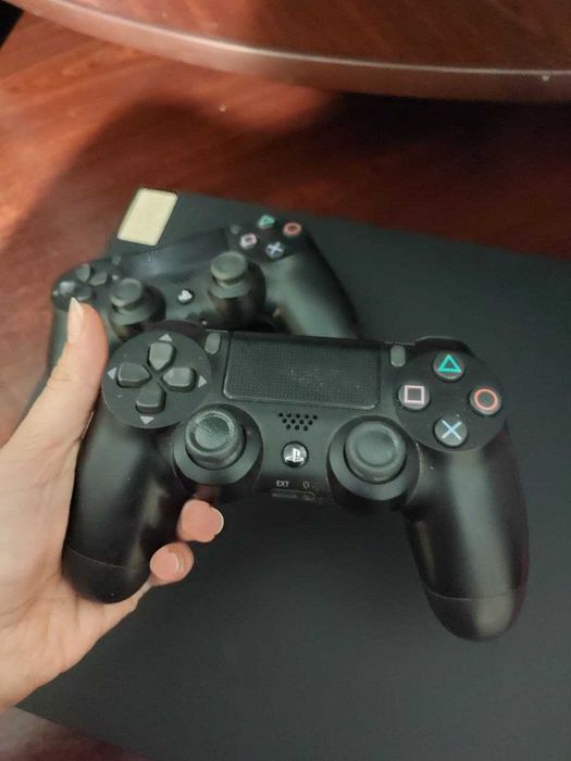 Sony Playstation 4 Pro 1 терабайт