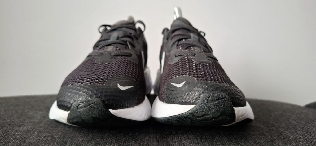 Nike Renew Run, damskie obuwie sportowe, adidasy, roz. 36,5