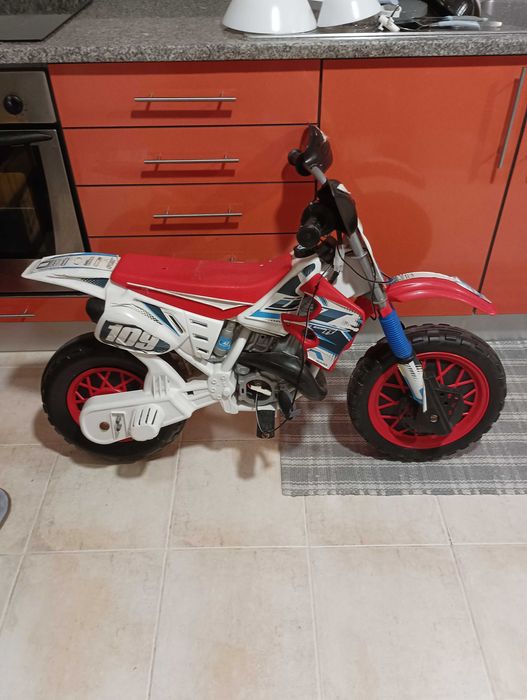 Moto bateria criança
