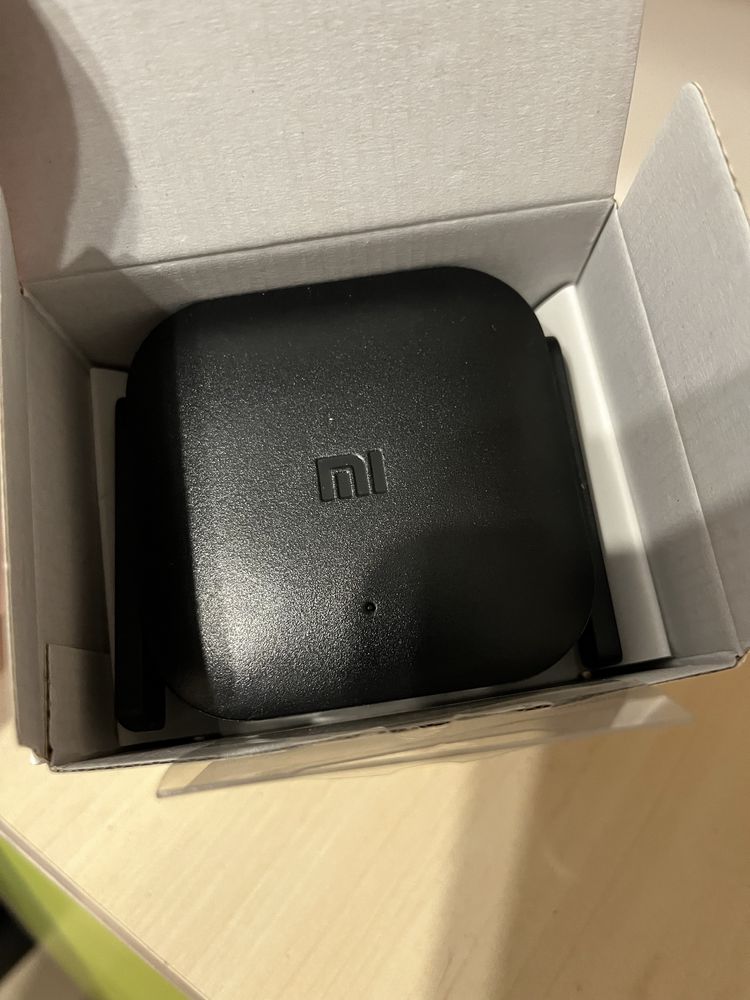 Ретранслятор Xiaomi Mi WiFi Range Extender Pro