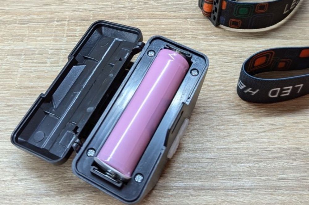 Налобный фонарь с сьемным аккумулятором 18650 с красным светом и белым