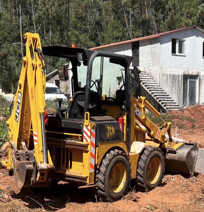 JCB CX1 de 2005 em bom estado